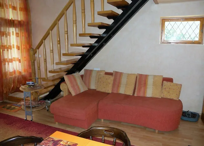 In - Balaton 19923 Case de vacanță *